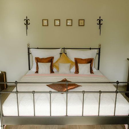 Herrenhaus Kunzwerda Bei Torgau - Aparthotel, Boardinghouse, Wohnen Auf Zeit Bagian luar foto