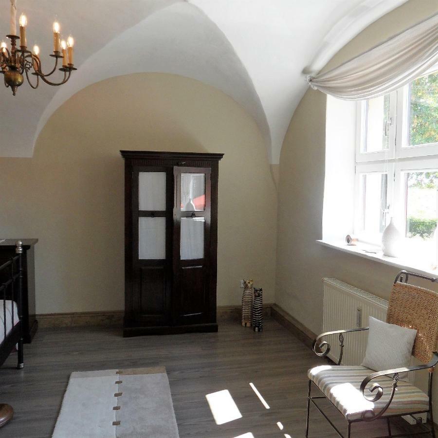 Herrenhaus Kunzwerda Bei Torgau - Aparthotel, Boardinghouse, Wohnen Auf Zeit Bagian luar foto