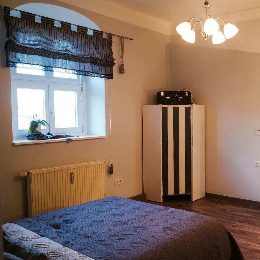 Herrenhaus Kunzwerda Bei Torgau - Aparthotel, Boardinghouse, Wohnen Auf Zeit Bagian luar foto